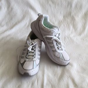 Danskin Athletic Shoes (10W/42.5W)